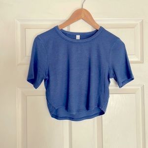 Lululemon women's size 8 crop top